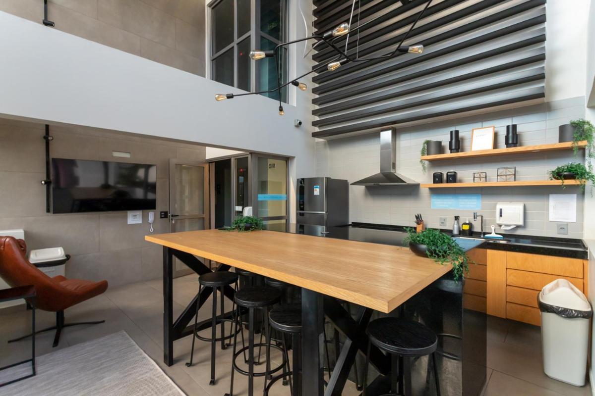 Apartment Confortável: Modern Oasis In São Paulo's Cultural Hub *